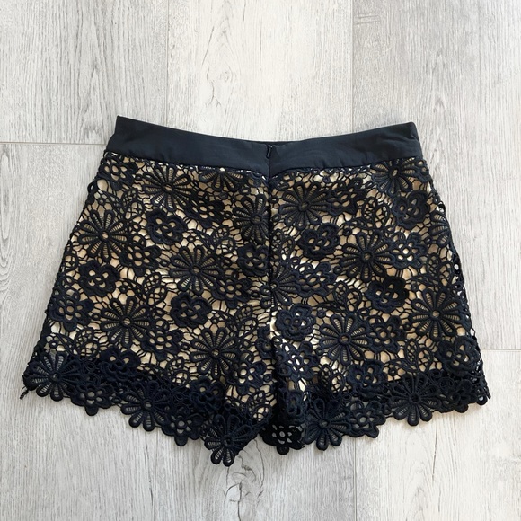 Monteau | Black lace shorts - Picture 5 of 6